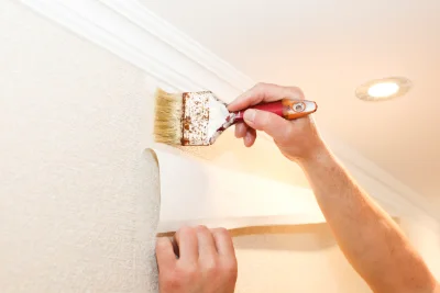 Pose de papier peint à Moëze — revêtements muraux et toiles de verre